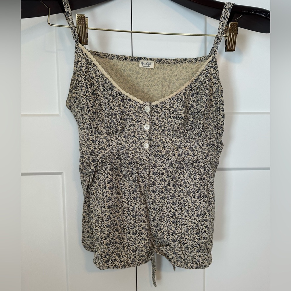 Brandy Melville John Galt Cream and Navy Tiffany Floral Lace-Trim Camisole M